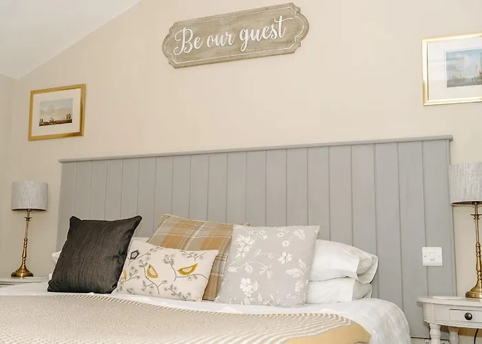 Bridge House 5*